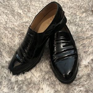 LOAFERS by NATURALIZER Patent Leather— EUC